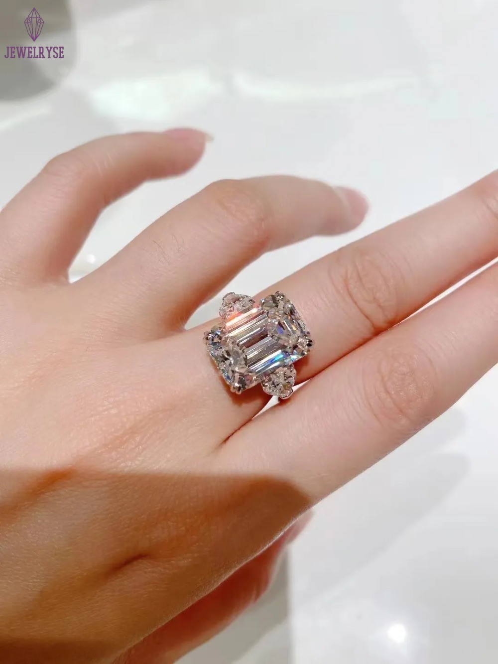 Moissanite Diamond Wedding Rings Luxury Jewelry Stunning Real 100% 925 Sterling Silver Emerald Cut Gemstones Party Eternity Women Bridal Ring For Love