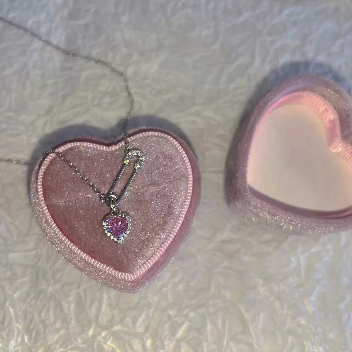 Safety Pin Clip with Heart Pendant Necklace For Women Stainless Steel Chains Choker Womens Necklace Fashion Jewelry Gift M251211