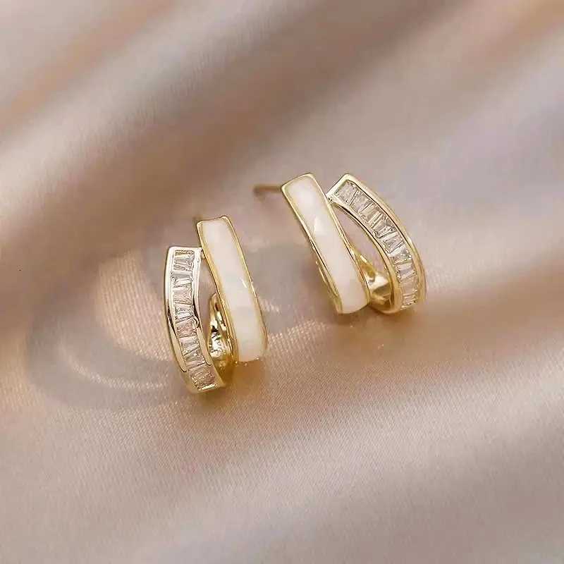 Huitan Geetric Gold Color Stud Earrings for Wen Handmade White Enamel Cubic Zirconia Fashionable Earrings Fem Jewelry Y251210
