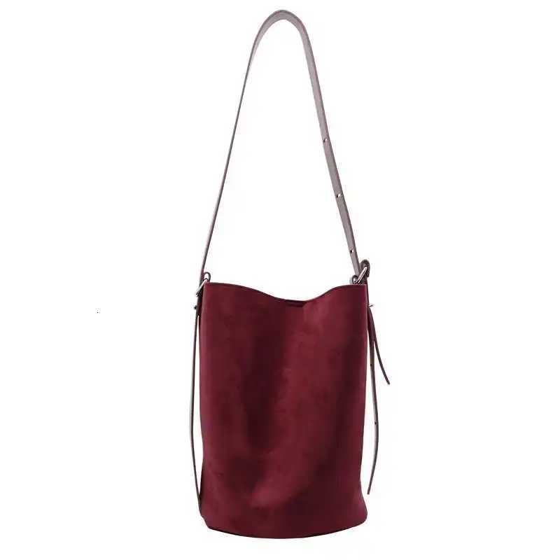 Vintage Red Suede Bucket Bags For Wen New Fi Niche Large Capacity e Shoder Crossbody Bag Noble Elegant Underarm Bags Y251211