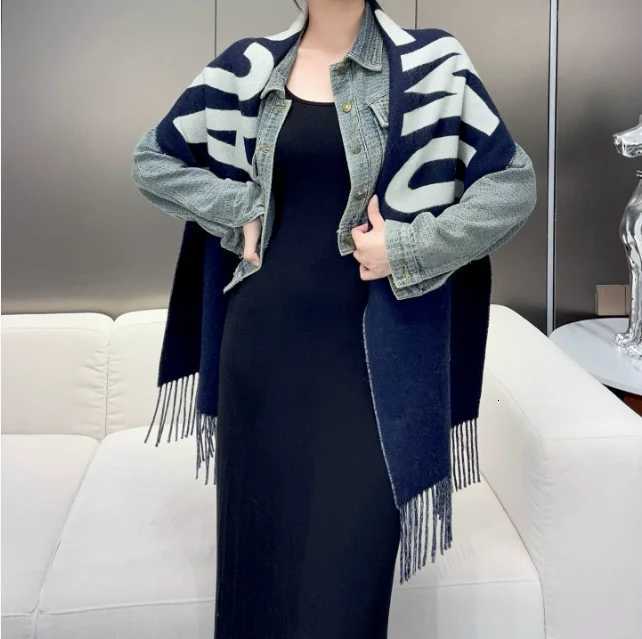 2025SS 100 wool scarf for women luxury brand winter thick warm neck scarves monogram high quality ladies fashion cashmere shawl Y251211