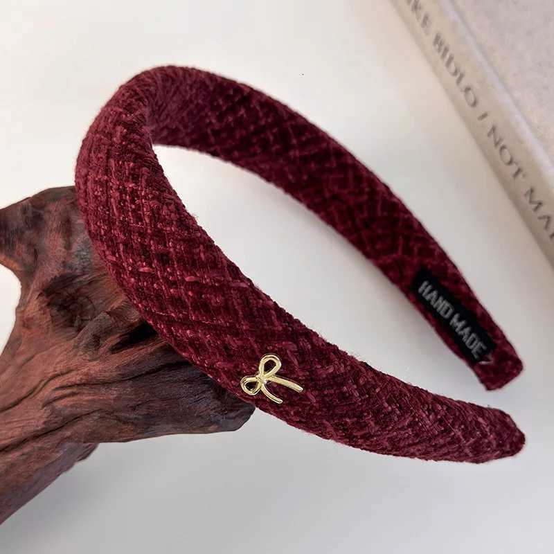 P Gold Bow Knitting band For Wan Retro Elegant Hair Hoop Fem Christmas and New Year Hair Band Trend Accories Y251210