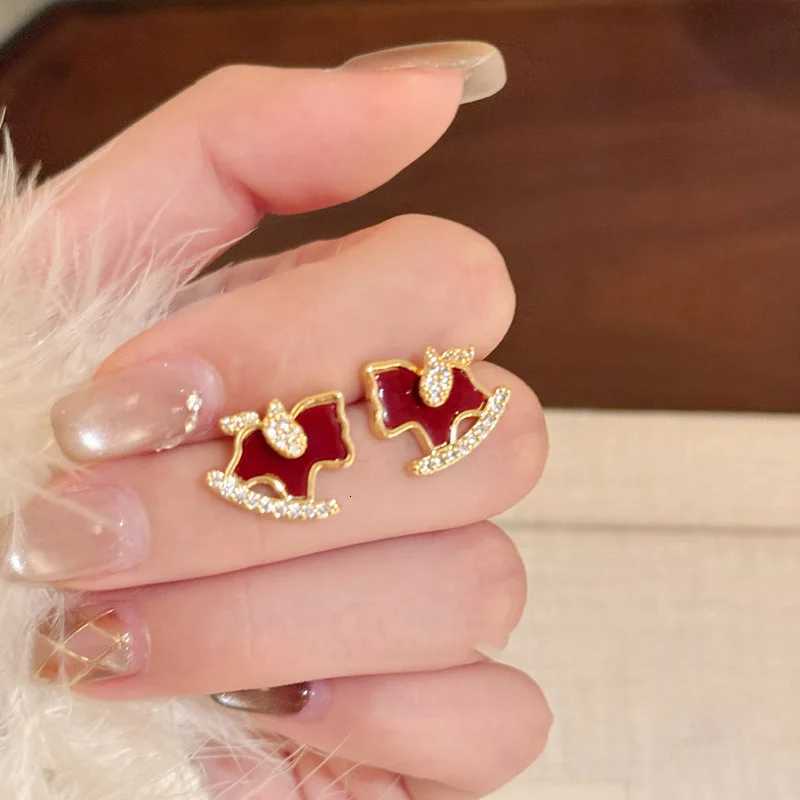Little Horse Necklace Charming Zircon Jewelry Cute Pendant Necklace Eye-Catching Jewelry Set For Coordinated Look Everyday Wear M251211