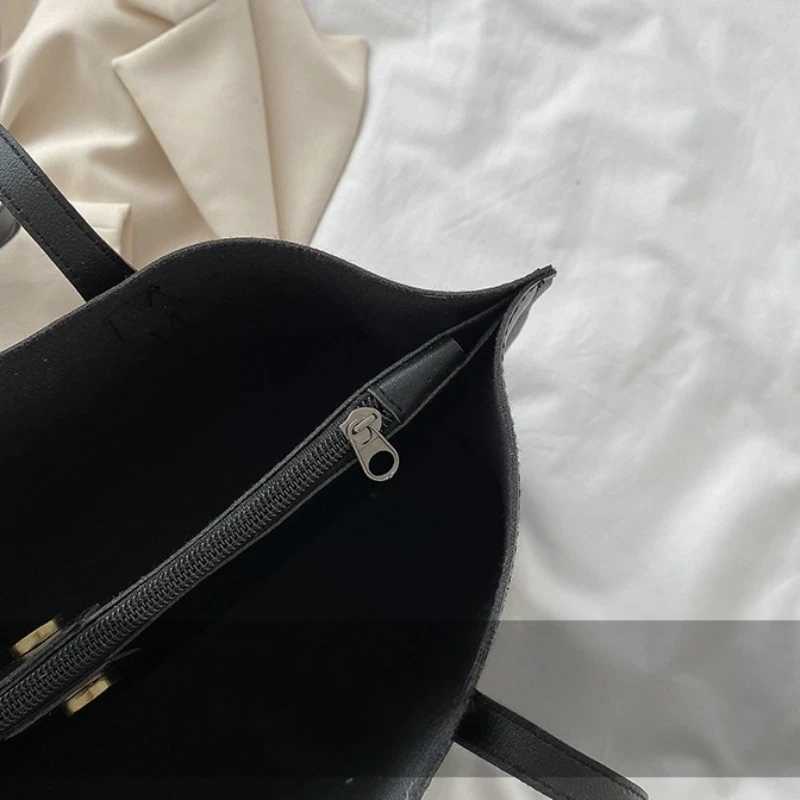 New Trend Solid Color PU Leather Underarm Bag Simple Wen Large Capacity Bag Shopping Travel Elegant Unisex Tote Bags Y251211