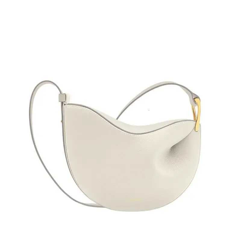 High qualitynew pea shaped tote bag suitable for wen Innovative underarm design with simple leather shoder straps for wen Y251211