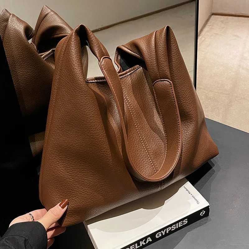 2025 Spacious Bucket Tote for Wen Textured Shoder Bag Crossbody Strap Sophistied Top Handle Purse Roy Chic Y251211