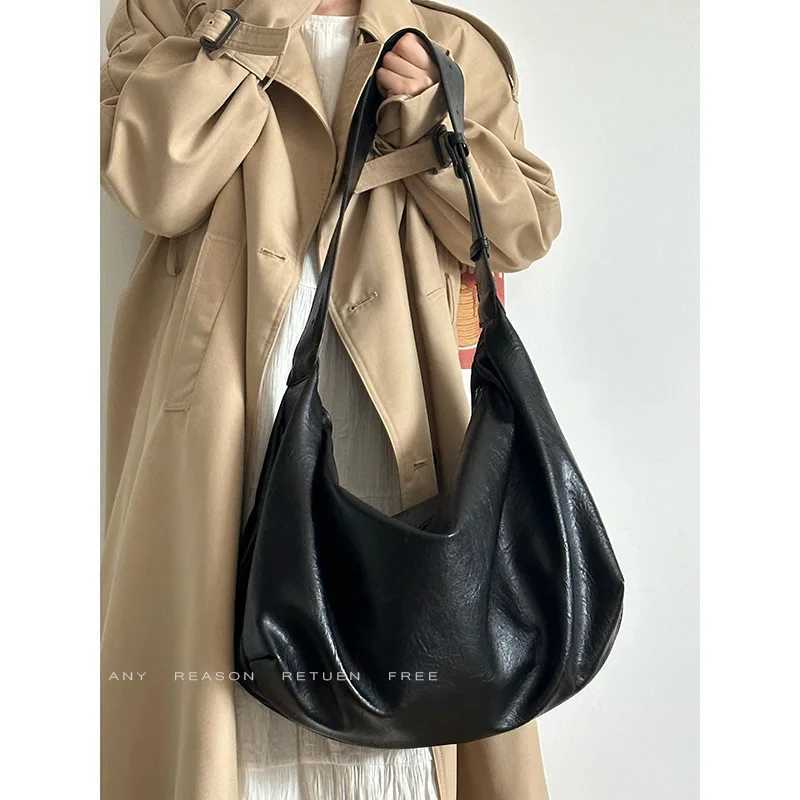 Dumpling Bag for Wen 2024 New Soft Leather Large Capacity Black High-end Casual Single Shoder Crossbody Tote Bag Y251211