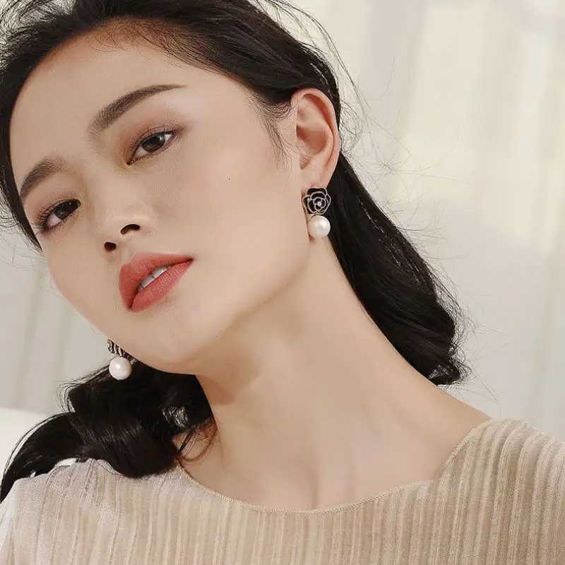 fashion black/white/ lia pearl earrings retro tren studs for wen Y251210