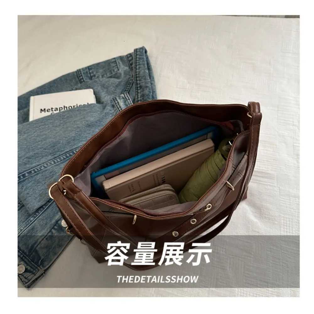 Trendy Accessory Shoder Bag PU Leather Large Capacity Backpack Casual With pendant Handbag Daily Cmute Fi Y251211