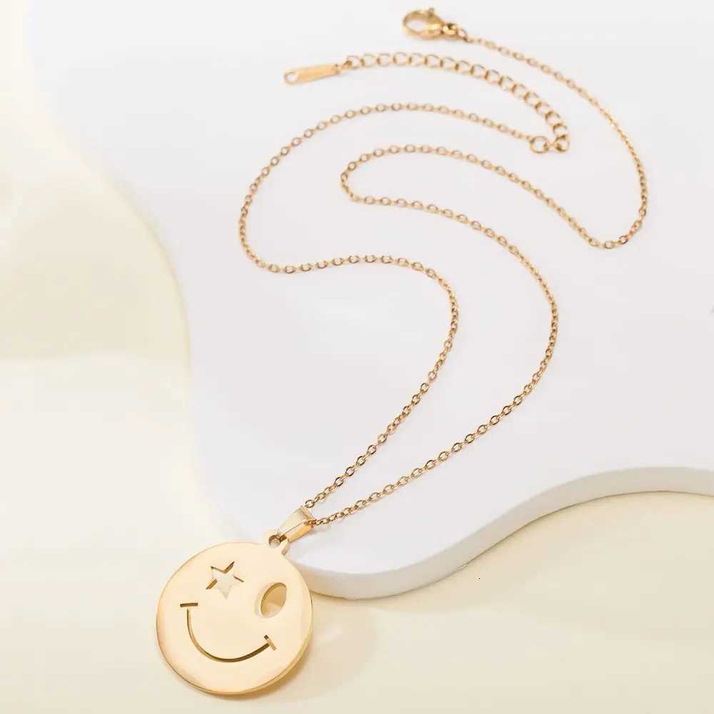 TOHM Stainless Steel Smiling Face Pendant Necklace For Man Women Vintage Waterproof Chain Fashion Jewelry Necklaces For Mom Gift M251211