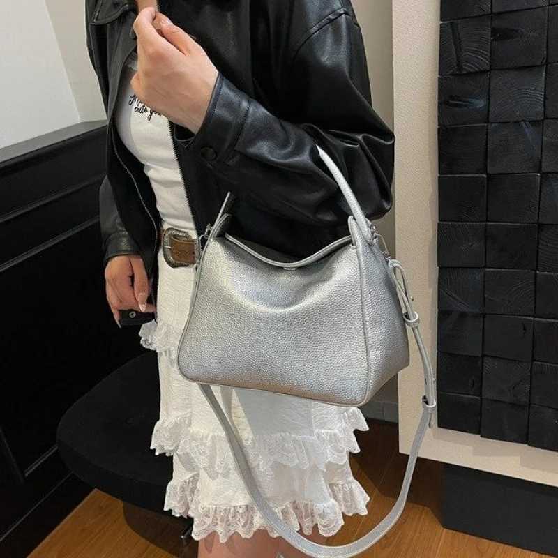 2025 New High-end Luxury Brand Ladies Leather Shoder Bag Famous Designer Casual Paris Vintage Y251211
