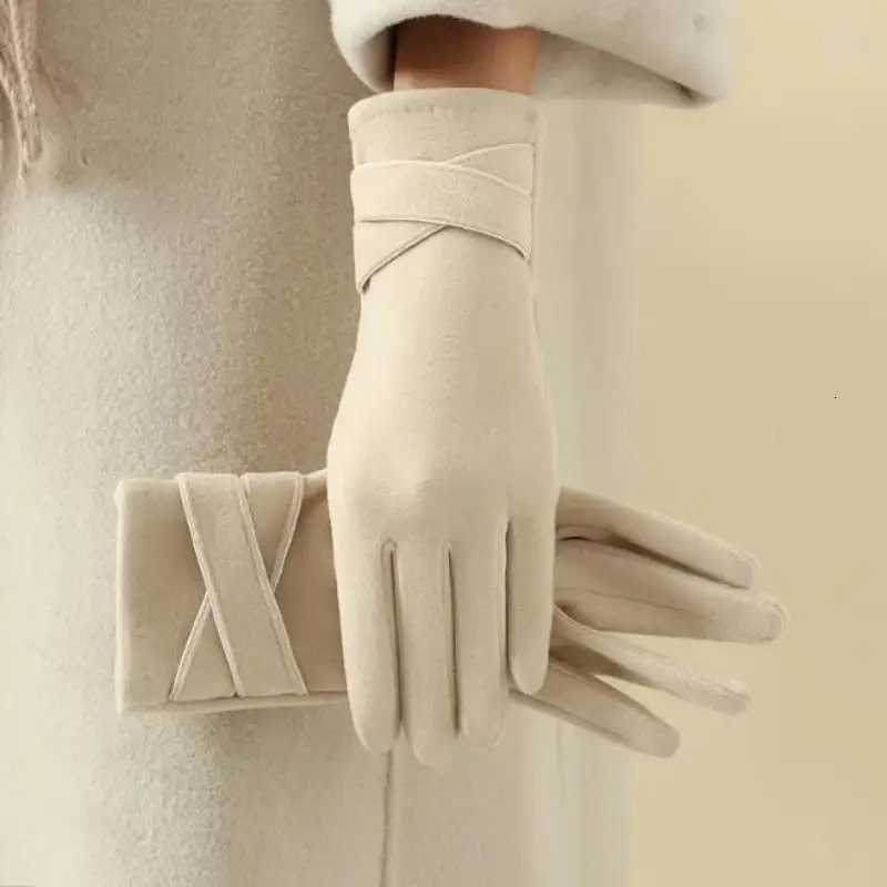 A Pair of Women Winter Keep Warm Touch Screen Gloves Lady Fashion Elegant Retro Cycling Drive Protection From Cold Thicken Y251211