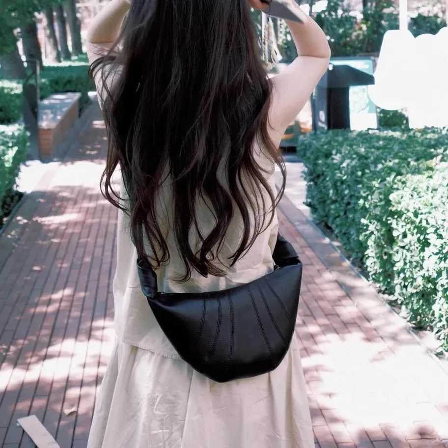 Lazy-chic Flap Bag in Soft Leather - New Wens Trendy Crossbody Bag with Unique Texture Baguette Style Y251211