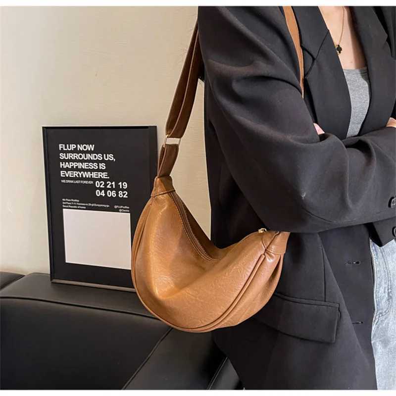Vintage PU Leather Crossbody Bag Wens New Trendy Dumpling Bag Lightweight Small Shoder Armpit Bag Casual Shoder Crossbody Y251211