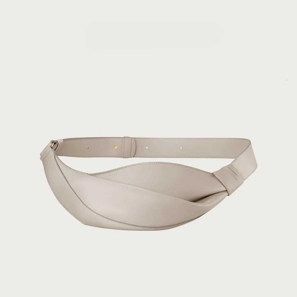 2025 New large capacity low shaped persali niche travel smooth cowhide crossbody bag Y251211