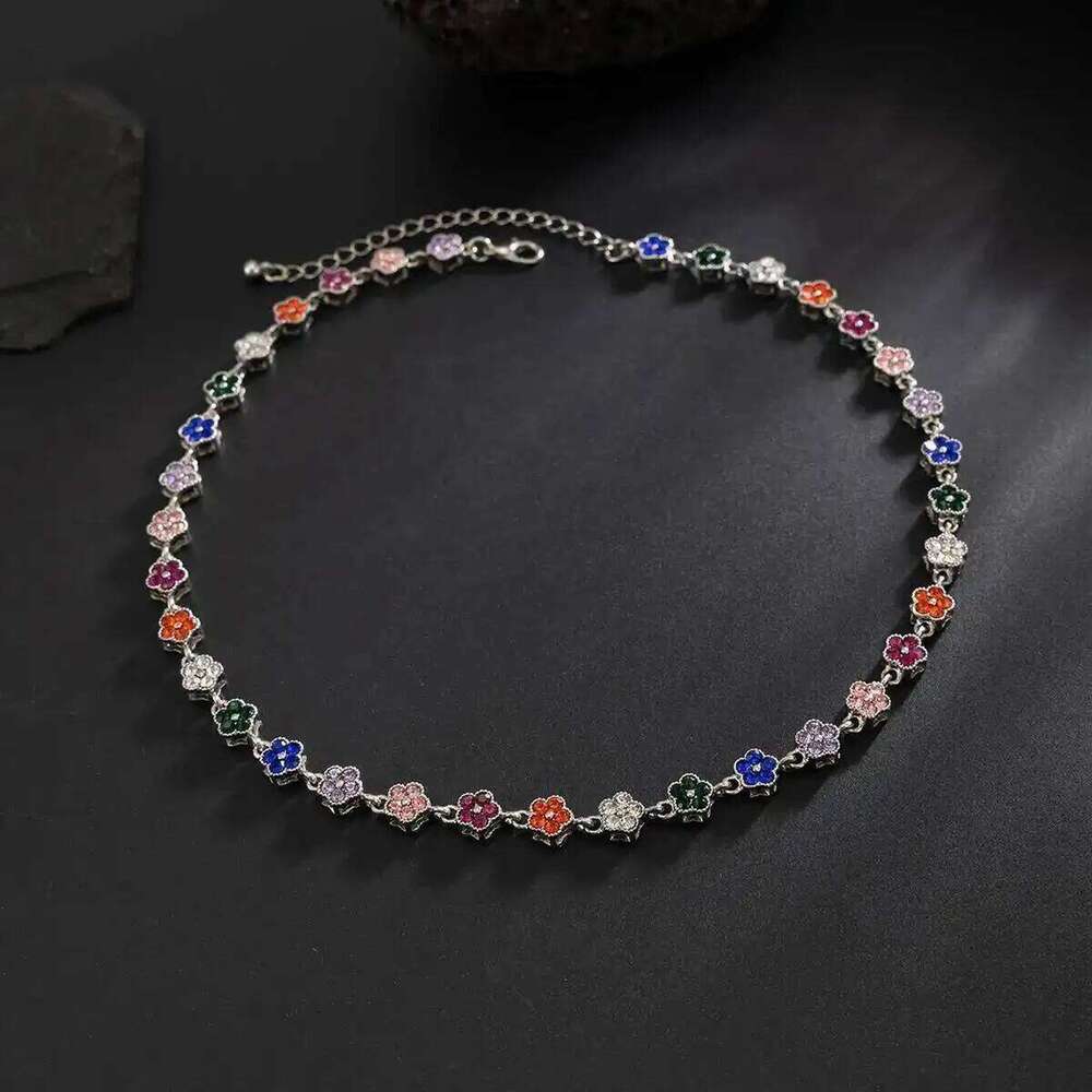 Necklace Designer Luxury bracelet four leaf clover Trendy Exquisite Colorful Flower Chain Bangle Men Creative Bohemia Rhinestone Short Necklace Jewelr
