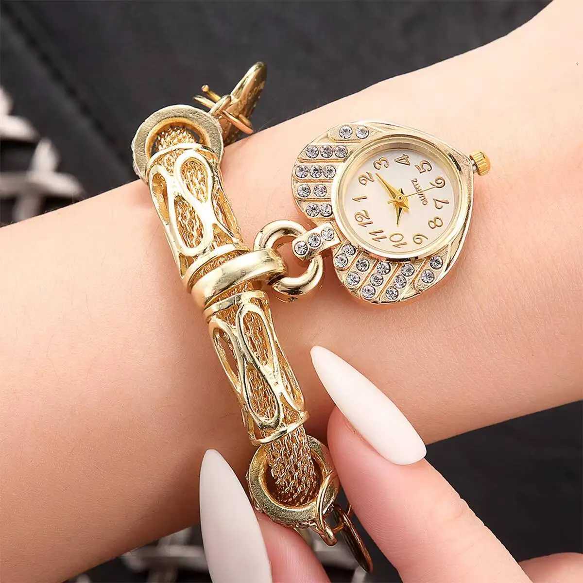 Luxury Rhinestone Womens Watch Fashion Heart Dial Ladies Bracelet Quartz Wristwatches Reloj Mujer Y251212