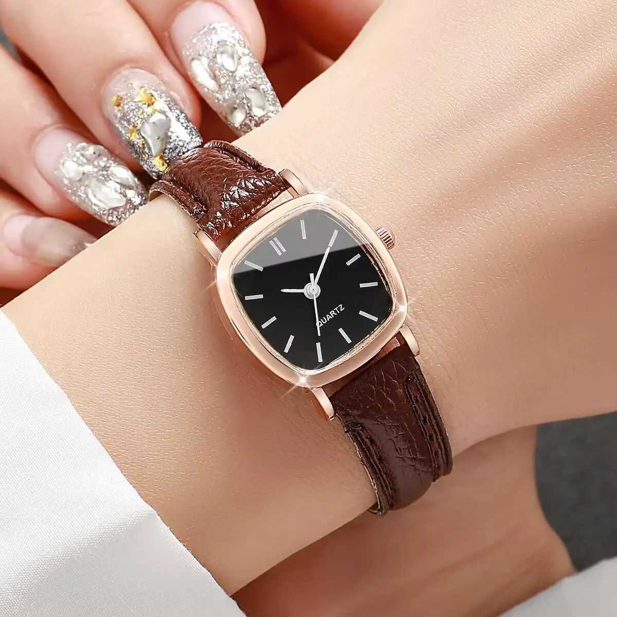 Minimalism Women Watches Fashion Square Small Dial Leather Strap Quartz Watch for Girls ClockWithout Box Y251212