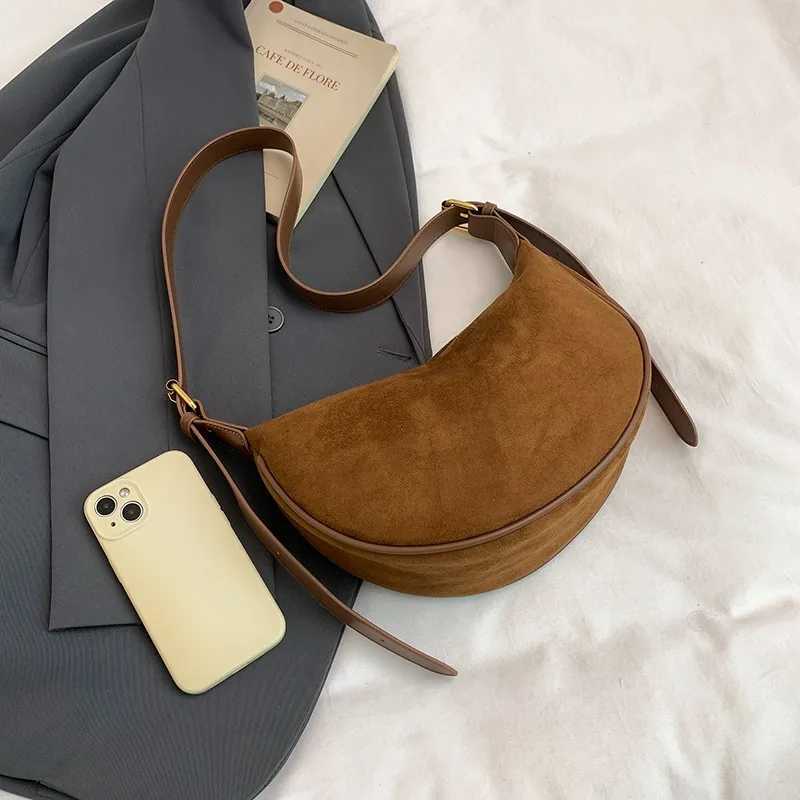 Flannel Shoder Bag Trendy Persality Large Capacity Fi Versatile Messenger Bag Texture Versatile Dumpling Bag Y251211