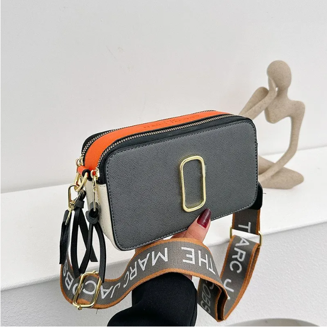 Camera Bag Designer Handbags Women Wide Shoulder Straps Shoulders Bags Wallet Cross body Flap 04