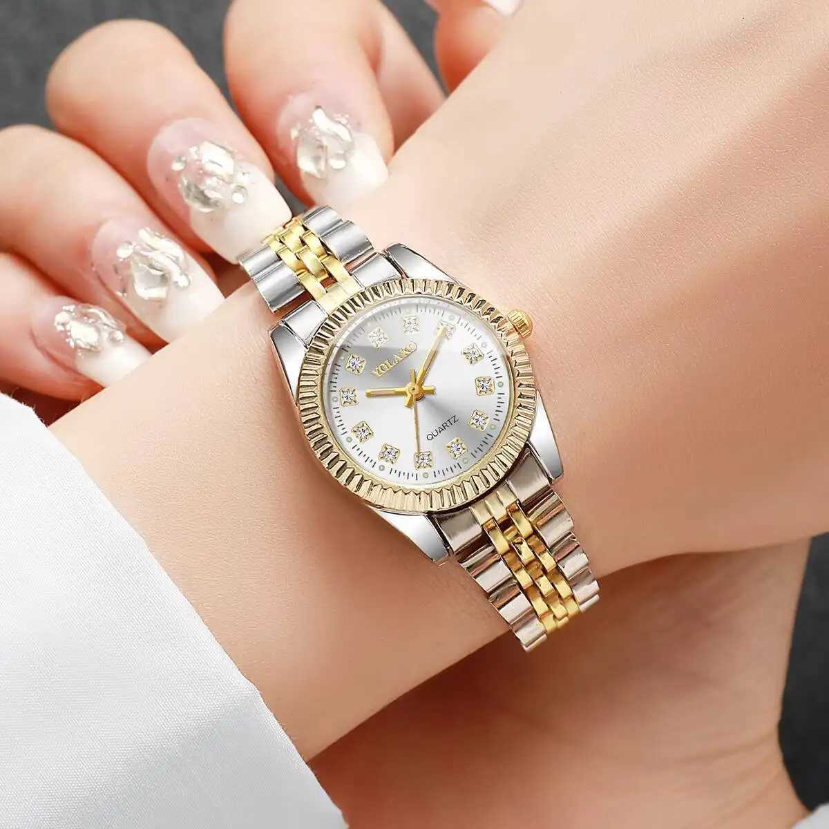 2PCS/Set Fashion Couple Watches Luxury Men Business Watch Women Calendar Quartz Wristwatch Reloj Hombre MujerWithout Box Y251212