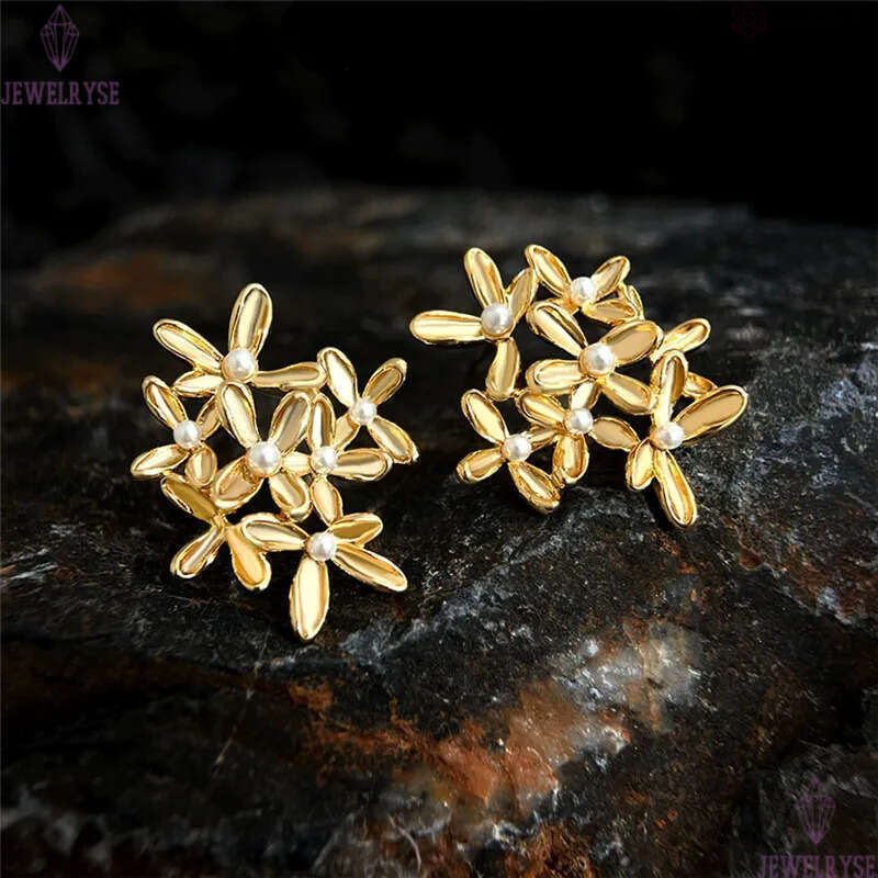 exquisite 18k gold flower stud earring designer for woman party fashion pearl earrings womens ear clip jewelry S925 silver needle daily outfit friend 