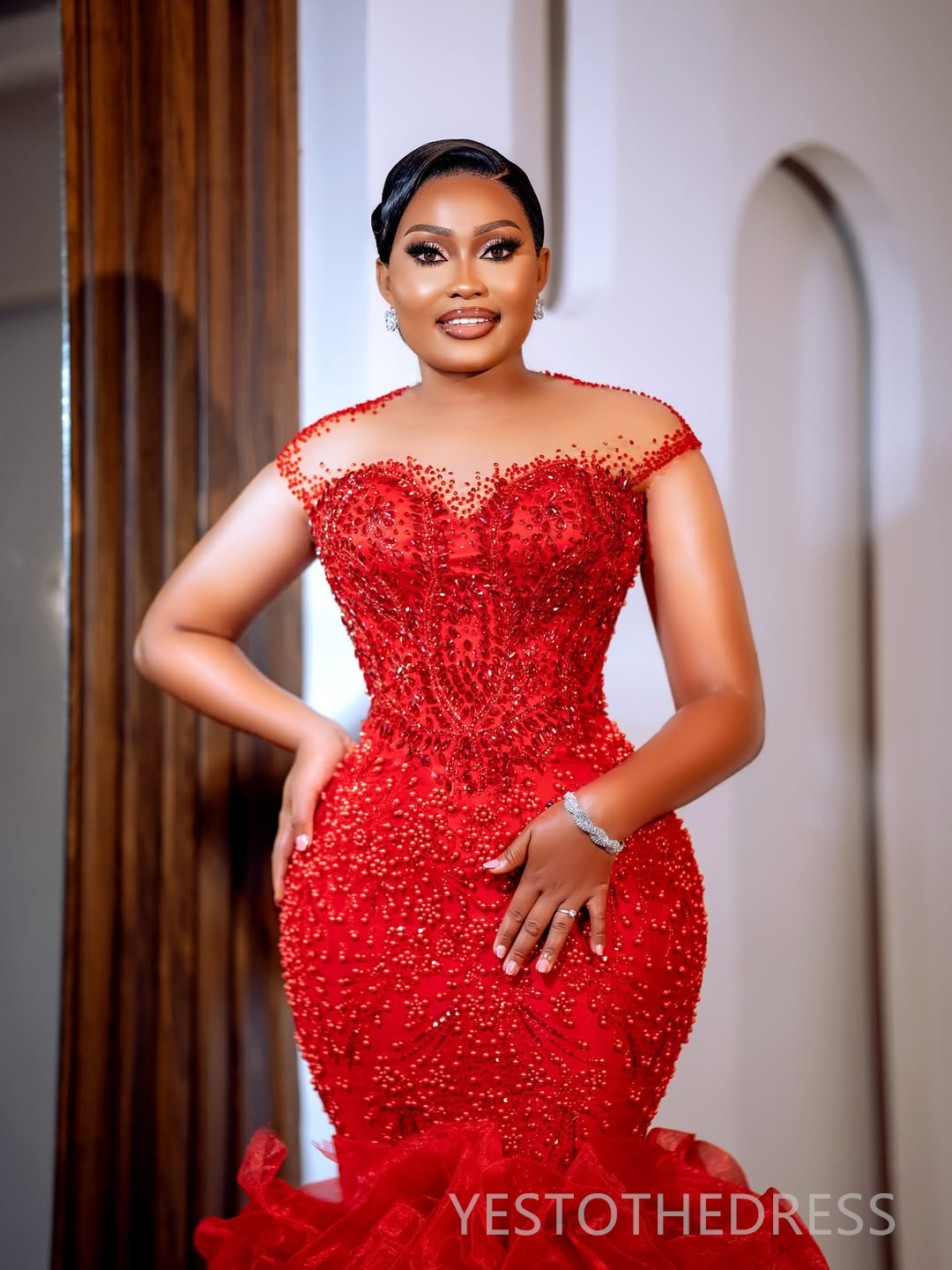 2026 Red Plus Size Prom Dresses for Black Women Sparkling Evening Dresses Sheer Neck Short Sleeves Illusion Birthday Party Gowns for African Girls AM3