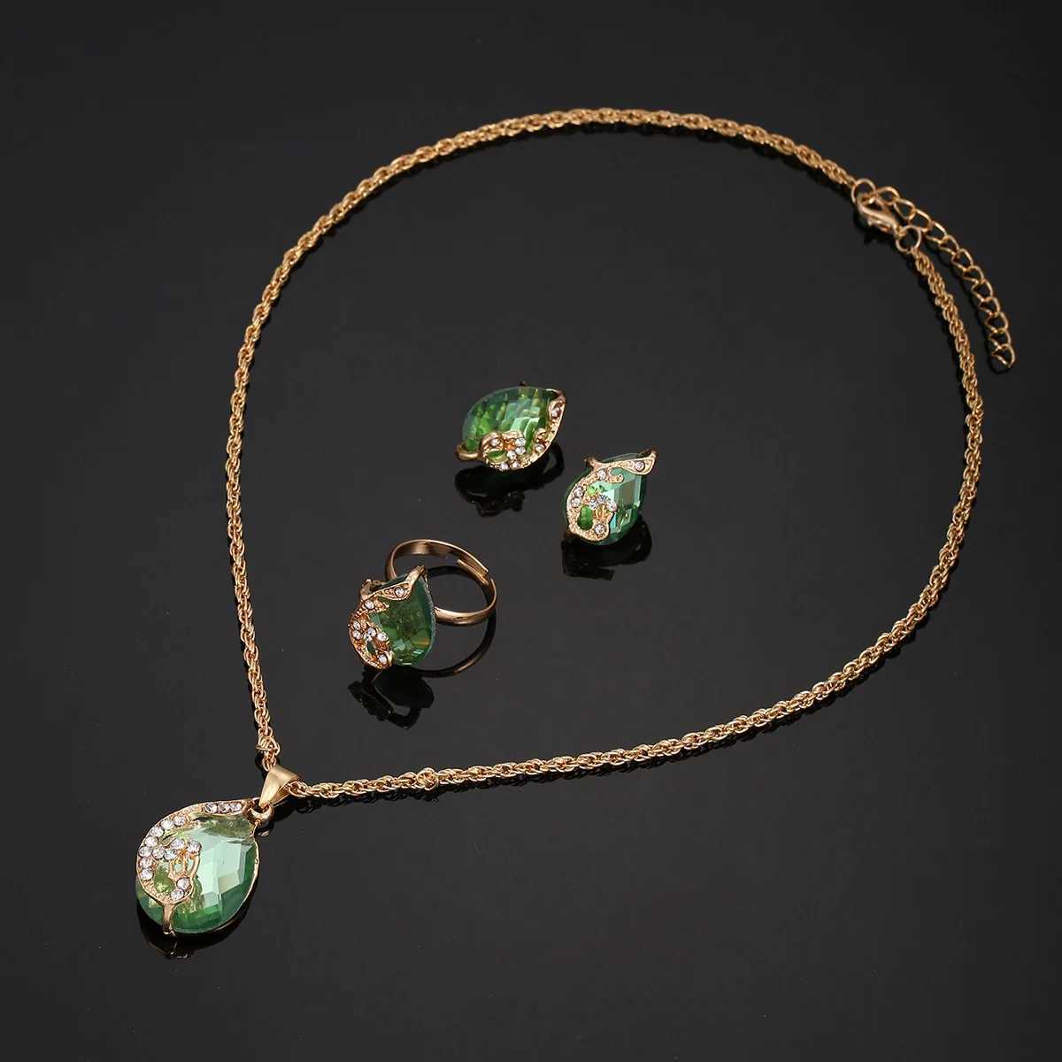 No gift box vintage retro palace style rich in flowers ladies wristwatch bracelet quartz watch crystal jewelry 4-piece s Y251212