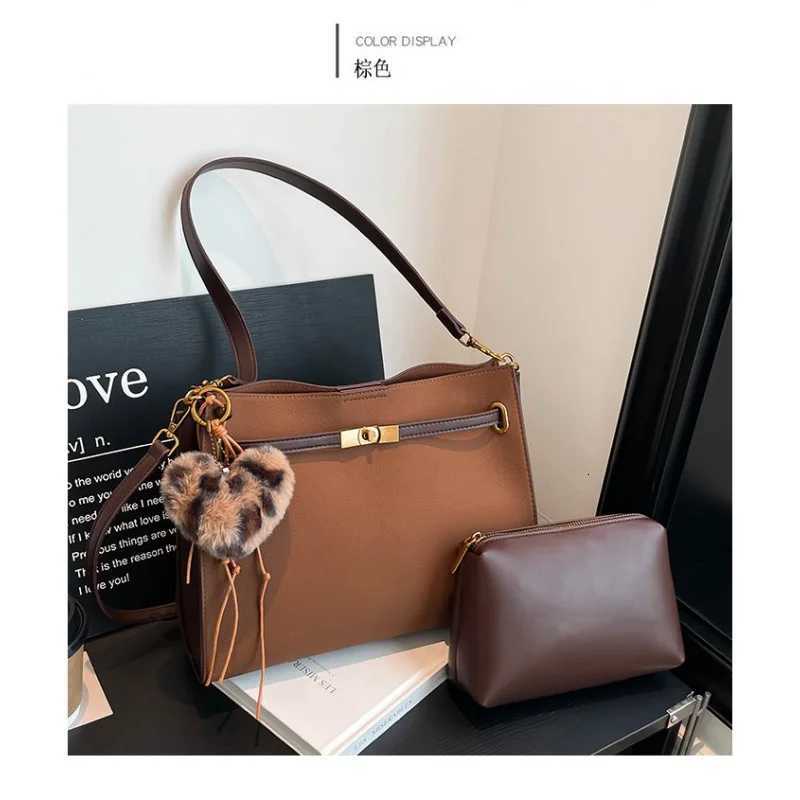 High-Quality Ladies Tote Bag Crafted Fr Faux Leather Featuring High-End Milan Neat Lightweight Vintage Look Y251211