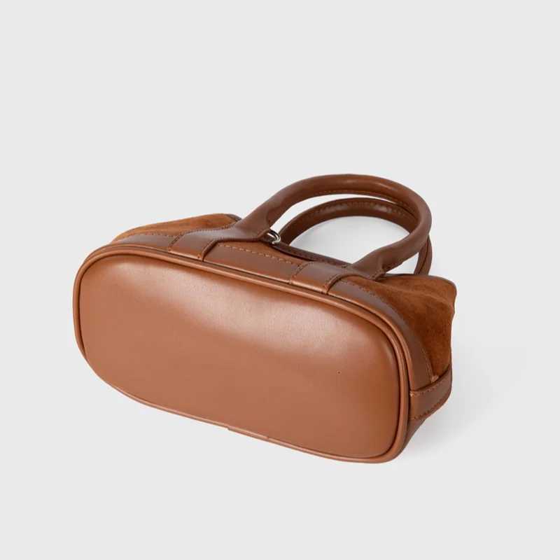 Hot Selling Autumn/winter New High-quality Wen Bags Fiable Temperament Suede Single Shoder Handbag Simple Shoder Bag Y251211