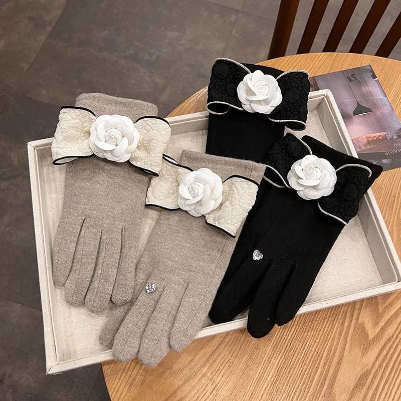 Popular French Full Finger Hand Gloves for Teens Girls Vintage Camellia Bowknot Gloves Women Accessories Fashion Mittens Y251211