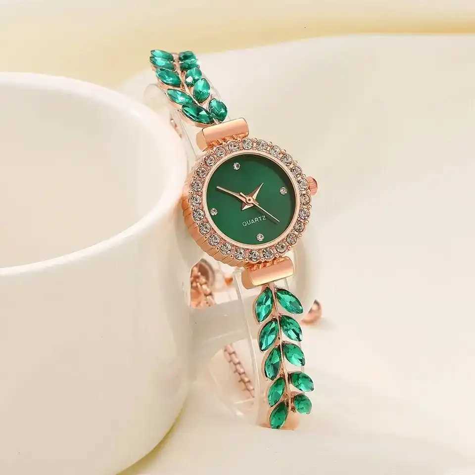 New diamond studded temperament internet famous and popular bracelet womens quartz watch leaf jewelry set Y251212