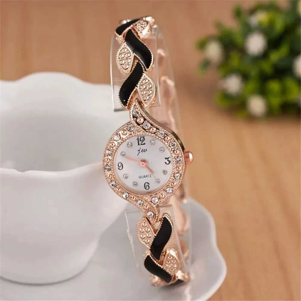 Women Watch Hand Jewelry Set Diamond Bracelet Watch Water Drop Jewelry Set 5pcs/Set Y251212