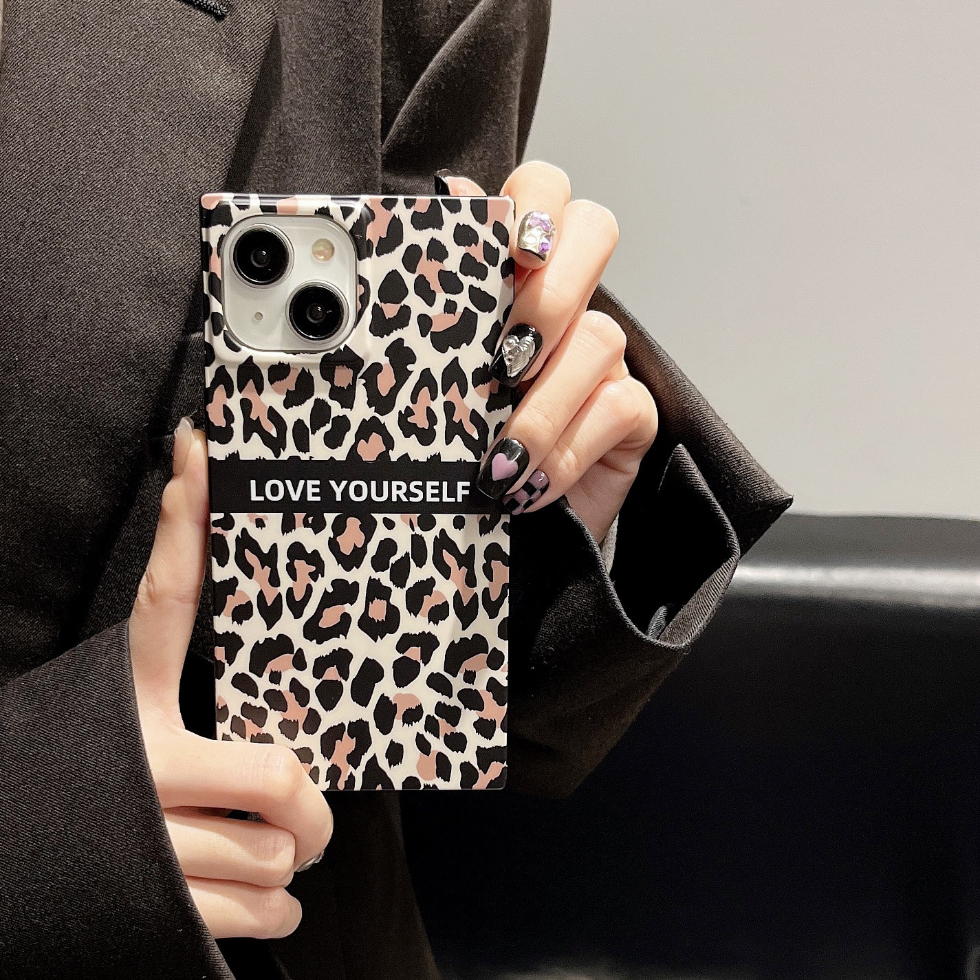 European and American English Leopard Print Compatible with iPhone 17 Pro Max Apple 16 Phone Case Cross-Border Trade 15 Square 14 Soft