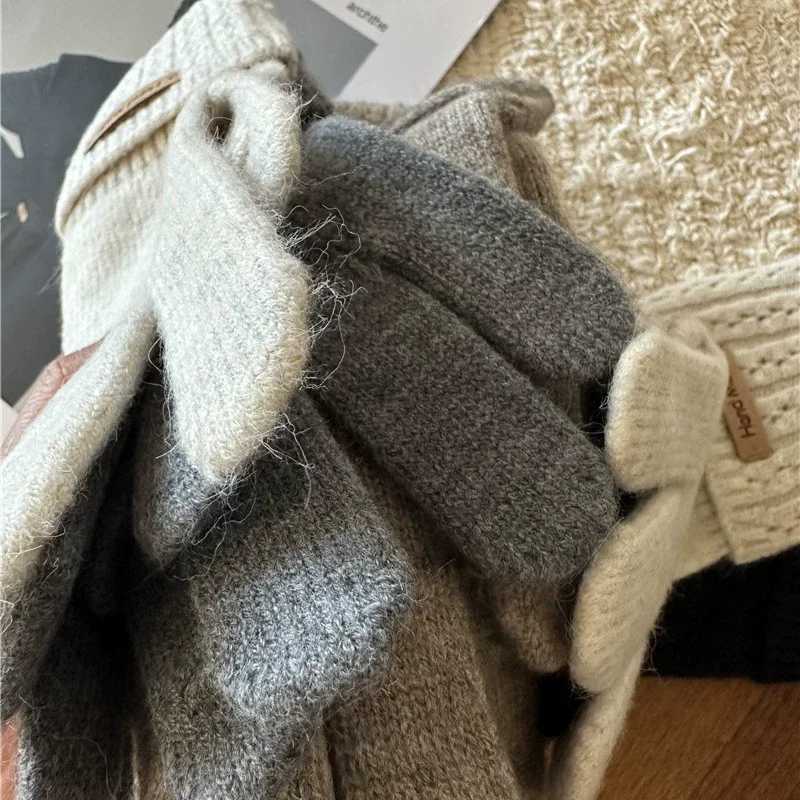 Korean High Quality Knitted Gloves for Women Missing Fingers Touch Screen Protector Gloves Simple Washable Full Finger Gloves Y251211