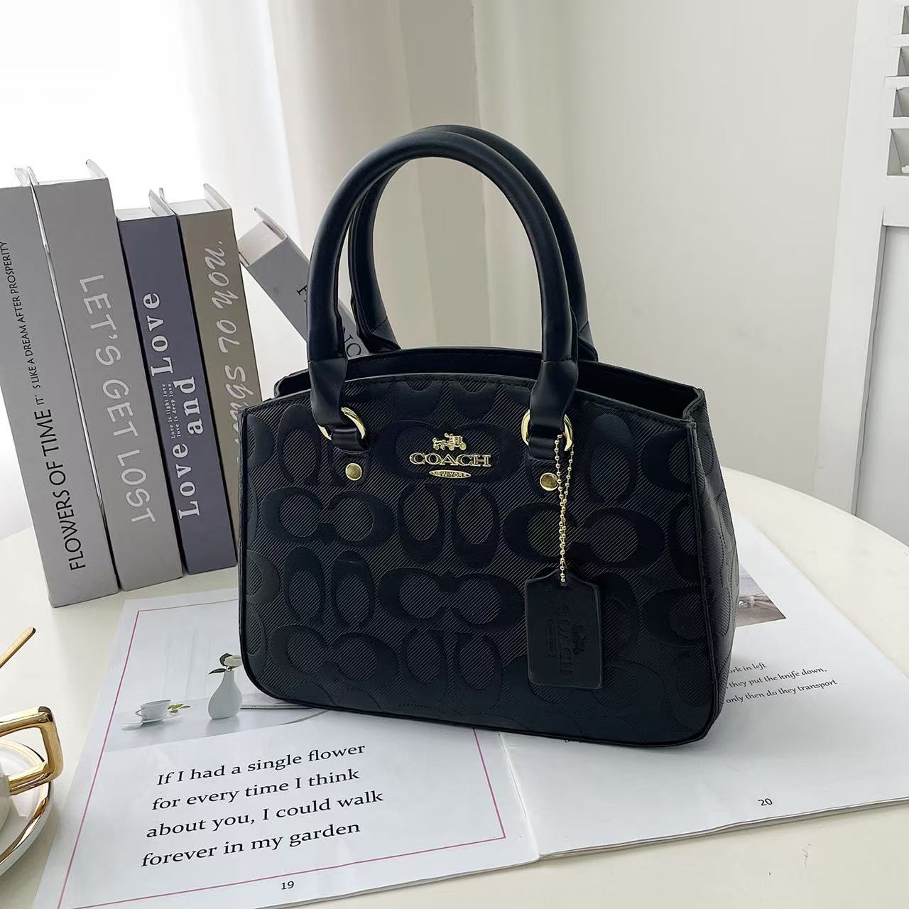 Fashionable Monogram print handbag shoulder Crossbody bag, Classic Shell Silhouette Detail, With Top Handle & Adjustable Strap, Suitable For Daily Use, Parties, Travel