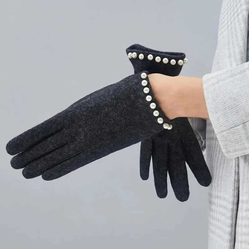 Winter Women Warm Cashmere Embroidery Touch Screen Gloves Female Rabbit velvet High-end Pearl Ring Thicken Driving Mittens H69 Y251211