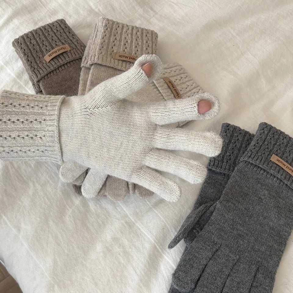 Korean High Quality Knitted Gloves for Women Missing Fingers Touch Screen Protector Gloves Simple Washable Full Finger Gloves Y251211