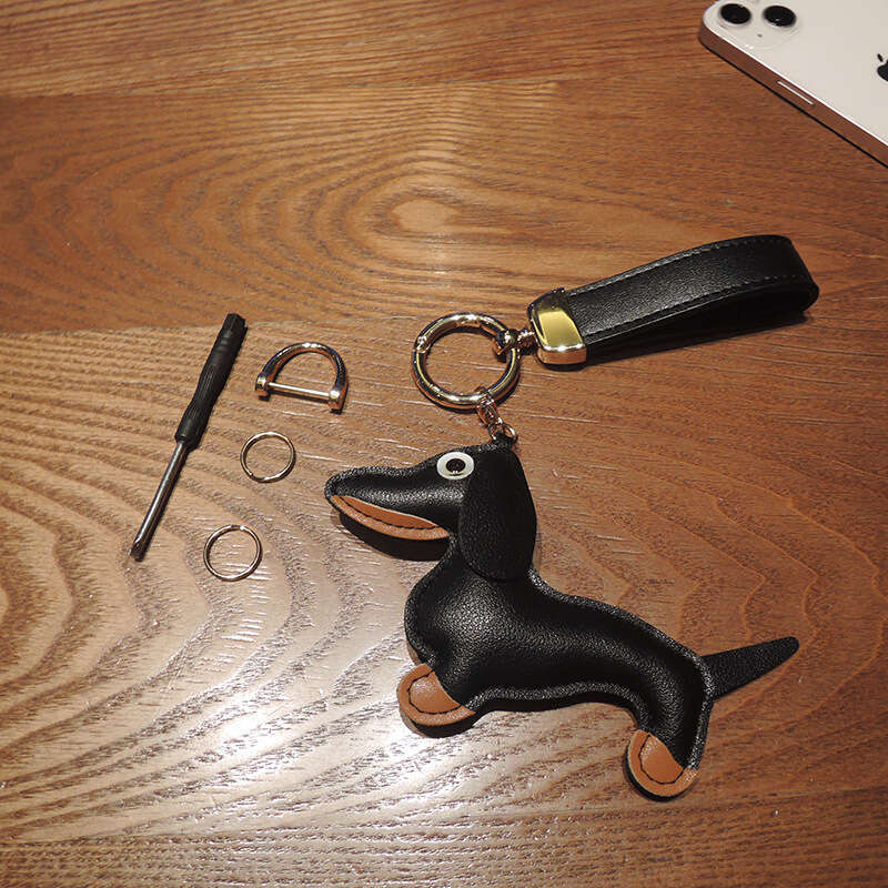 Exquisite Old Flower Plaid Dachshund Dog Unisex Car Keychain With Horseshoe Buckle