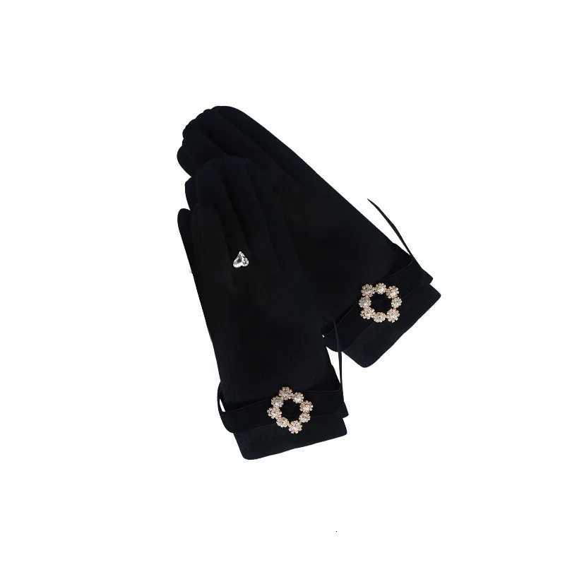 Winter Women Driving Warm Gloves Female Gold Velvet Belt Thicken Touch Screen Mittens High end Diamond Cashmere Gloves H70 Y251211