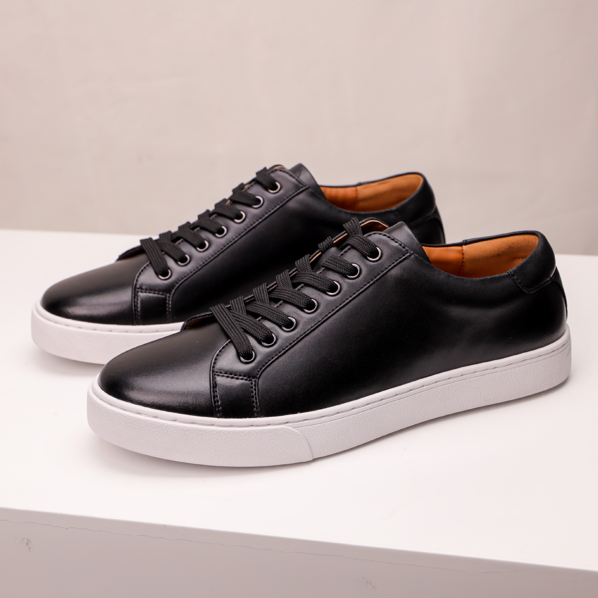 Fashionable retro plus size men's sports shoes casual and handsome business leather shoes high-quality cowhide soft soled board shoes designer sh