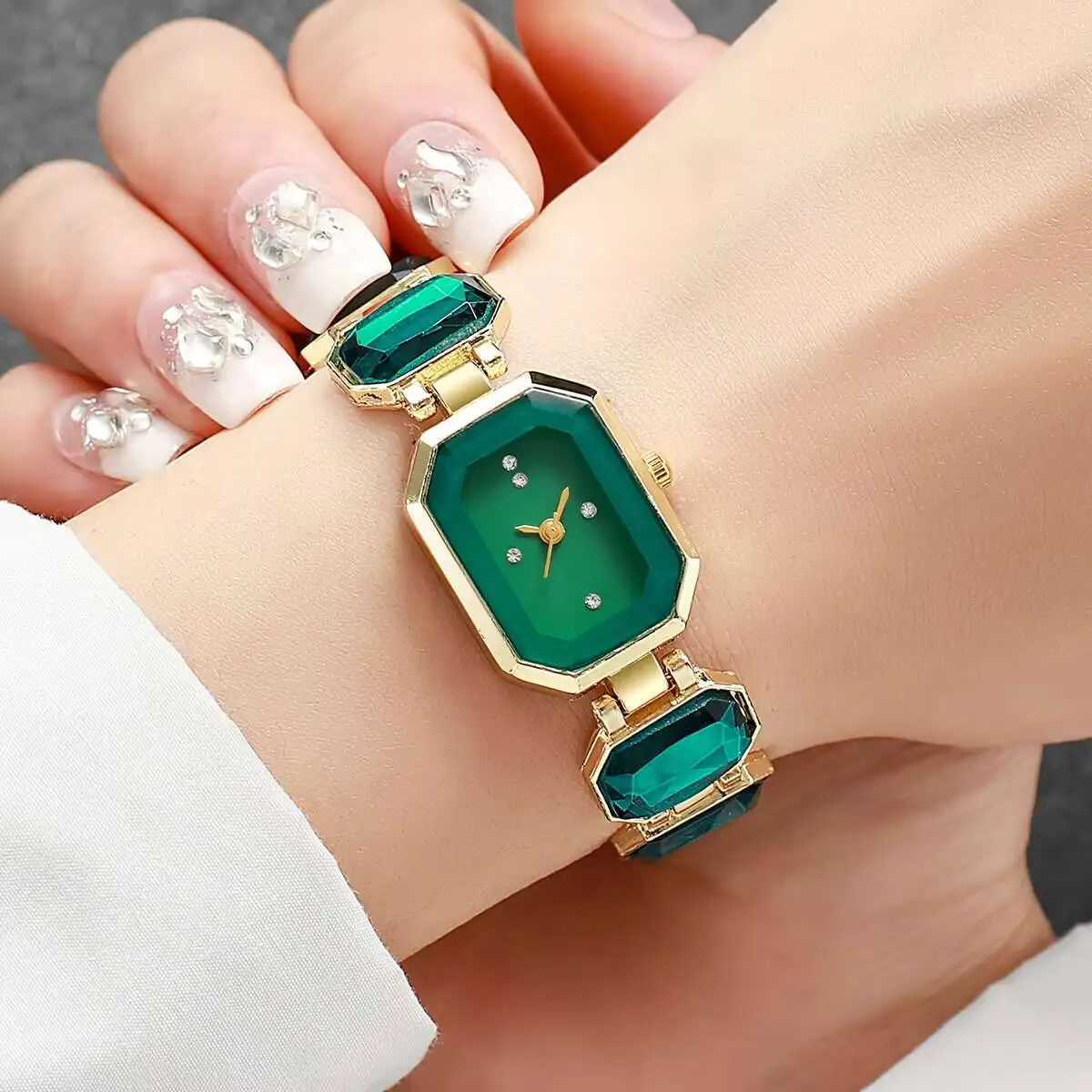 Elegant Women Watches Fashion Rectangle Dial Quartz Wrist Watches Girls Clock Reloj HombreWithout Box Y251212