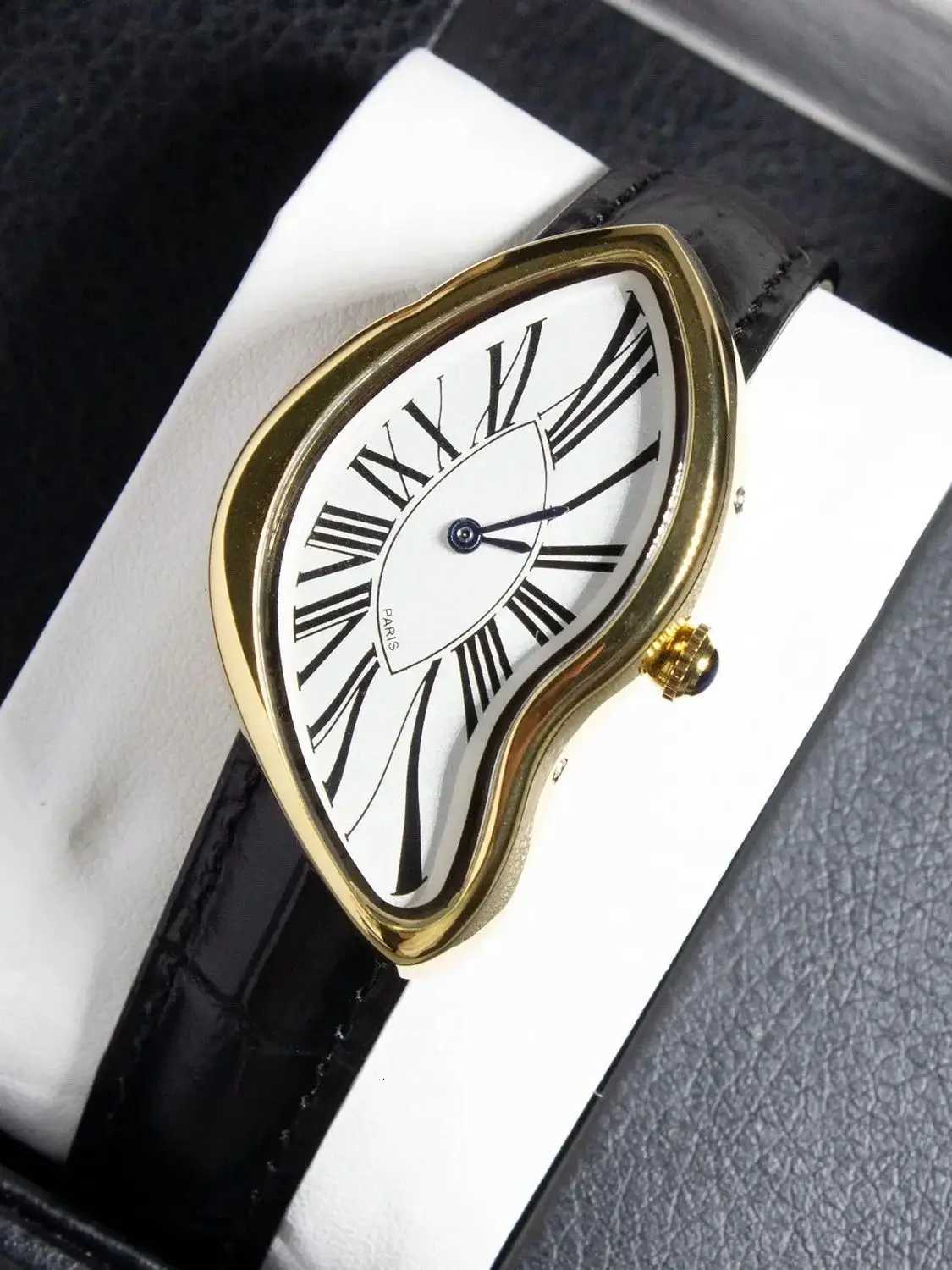 Luxury Quartz Mens Watch Vintage Cash Creative Melting Twisted Watches For Men Irregular Case Leather Y2K ins style niche watch Y251212