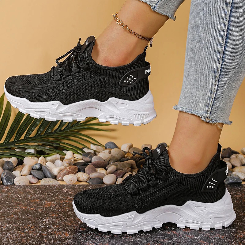 Fashion Knitted White Sneakers for Women Summer Mesh Breathable Platform Sports Shoes Woman Thick Bottom Non Slip Running Shoes 251205