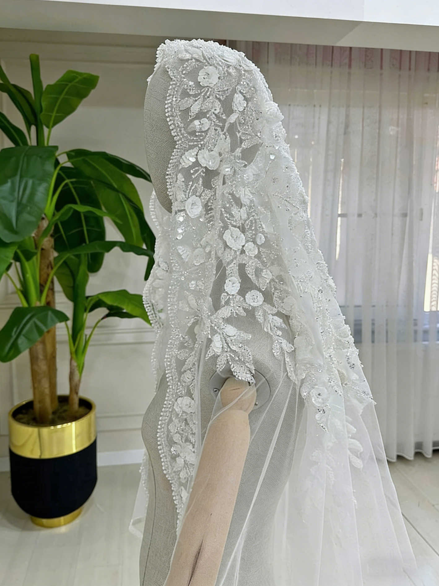 Gorgeous Bridal Veils Appliques 3M Long Cathedral Veils One-Layer with Comb Customized Wedding Accessories velos de novia