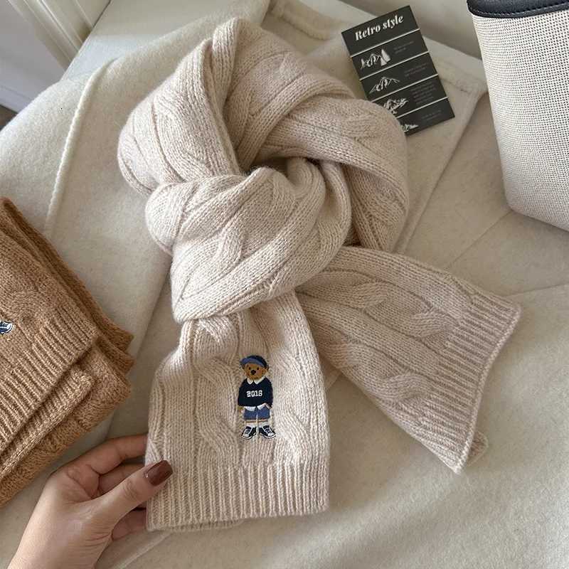 Classic Twisted Wool Scarf Vintage British Style Embroidered Winter Couple Scarf Pure Wool Y251211