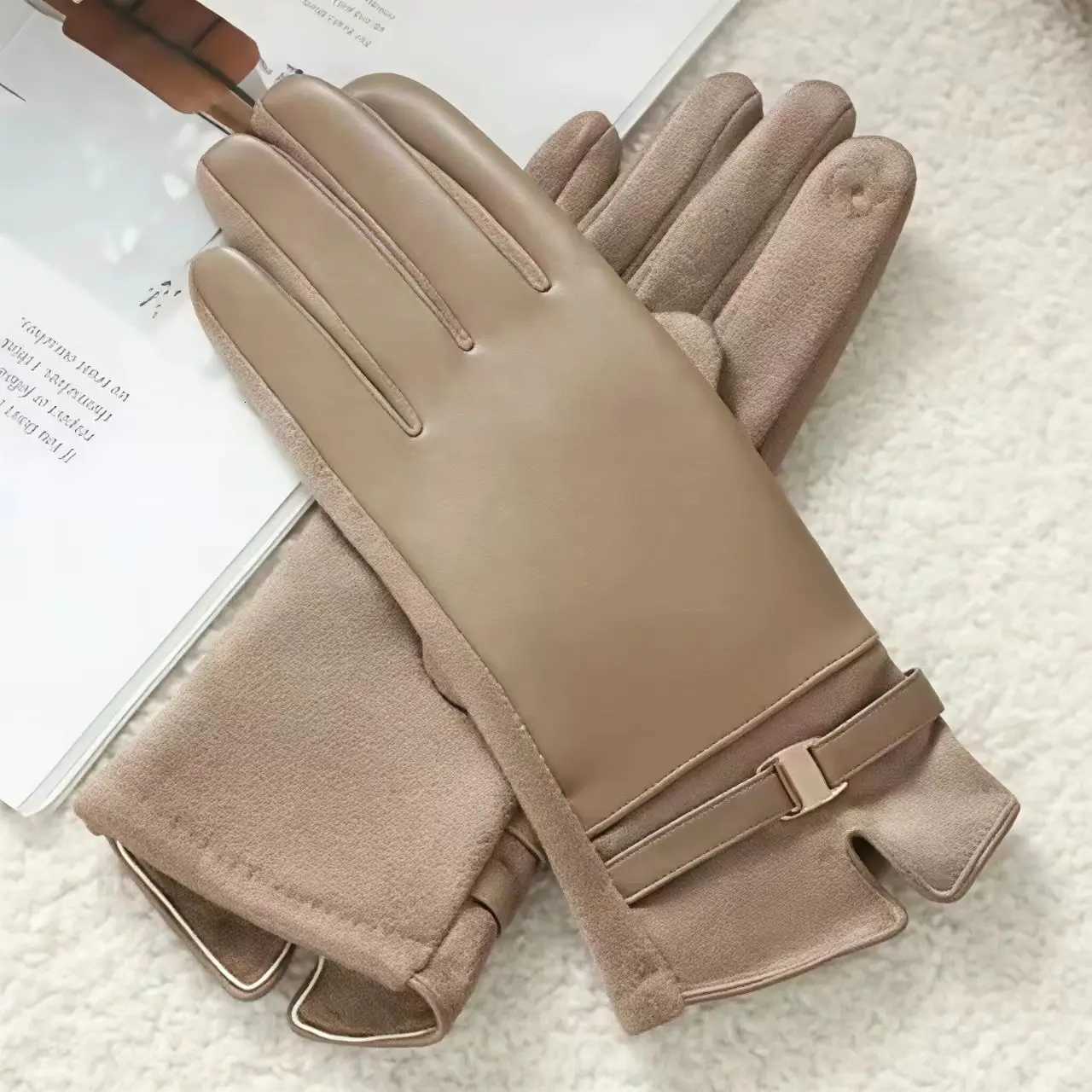 Winter Thickened and Cold Proof Womens Gloves Stylish and Elegant Touchscreen Gloves Suitable for Outdoor Cycling and Working Y251211