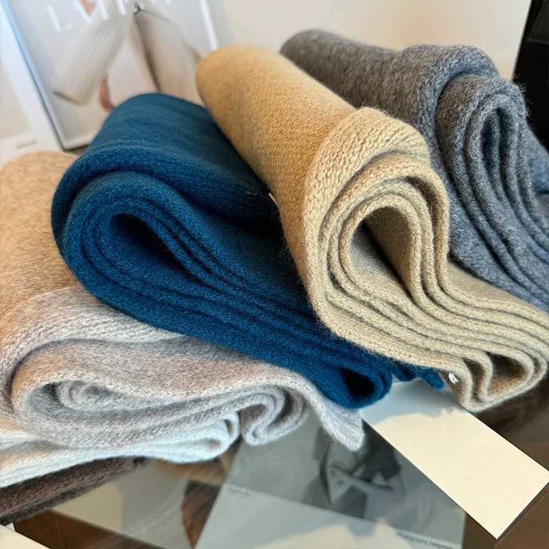 100 Pure Wool Scarf Womens Winter Solid Color Versatile 2024 New Korean Small Mens Couple Black Fashion Trend Y251211