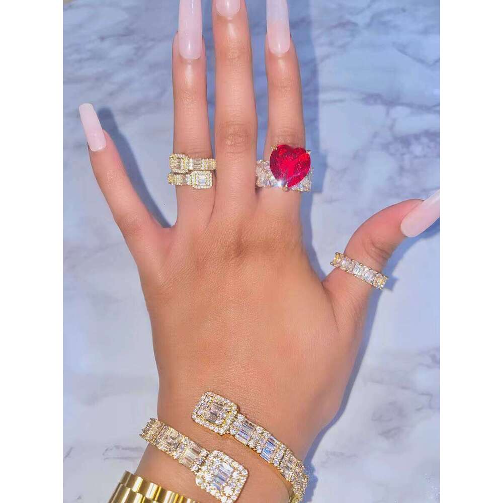 2023 New Luxury Rectangular Micro Pave VVS Moissanite Iced Jewelry Women's Charm Bracelet