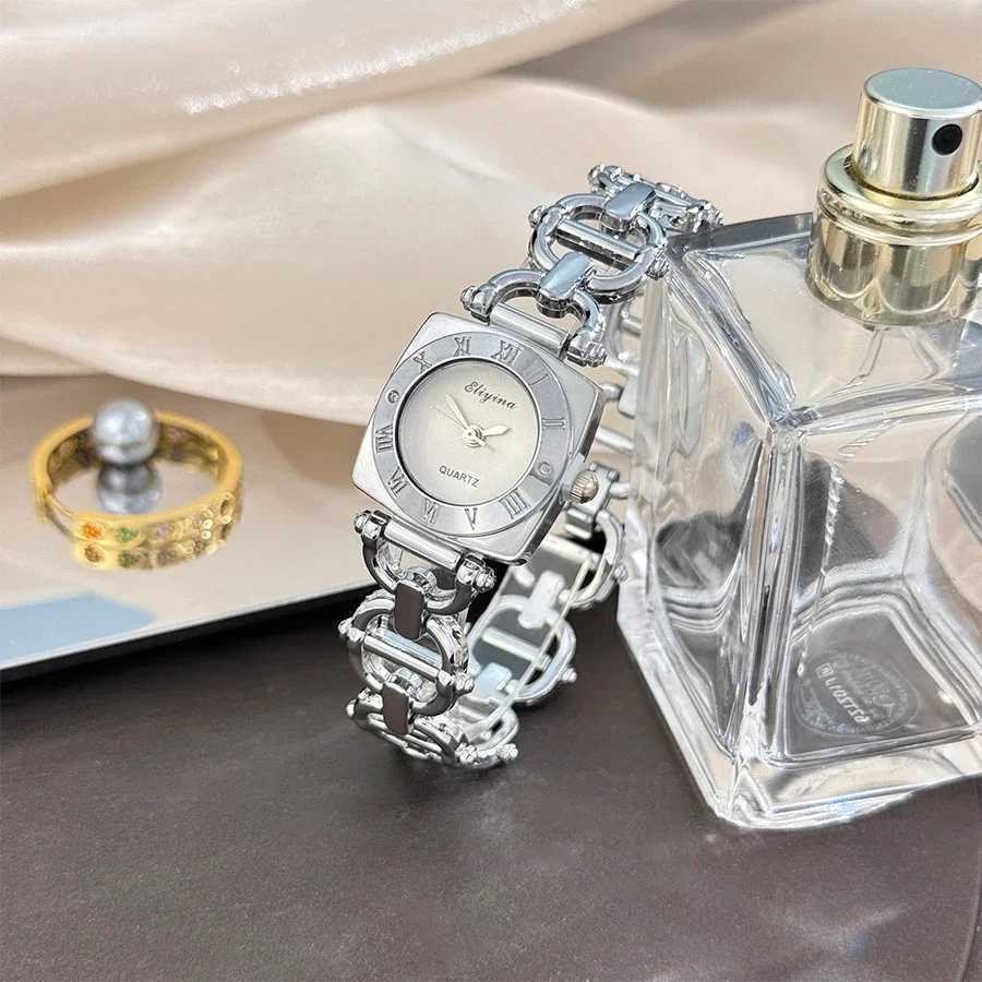 Elegant Square Women Quartz Watch Fashion Bracelet Band Ladies Wristwatches Reloj Mujer Girls Clock Gift Y251212